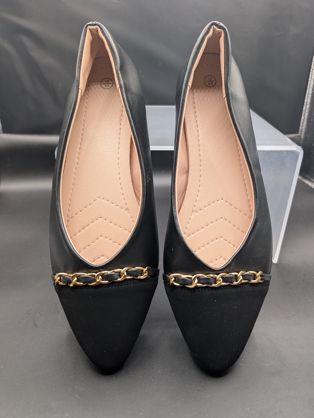 Women’s Black Pointed Chain-Accent Flats